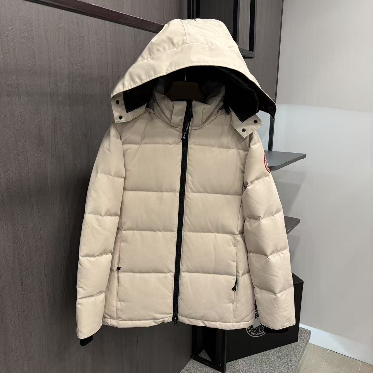 <p>Canada Goose Chelse*派克大衣羽绒服(卡其)</p>