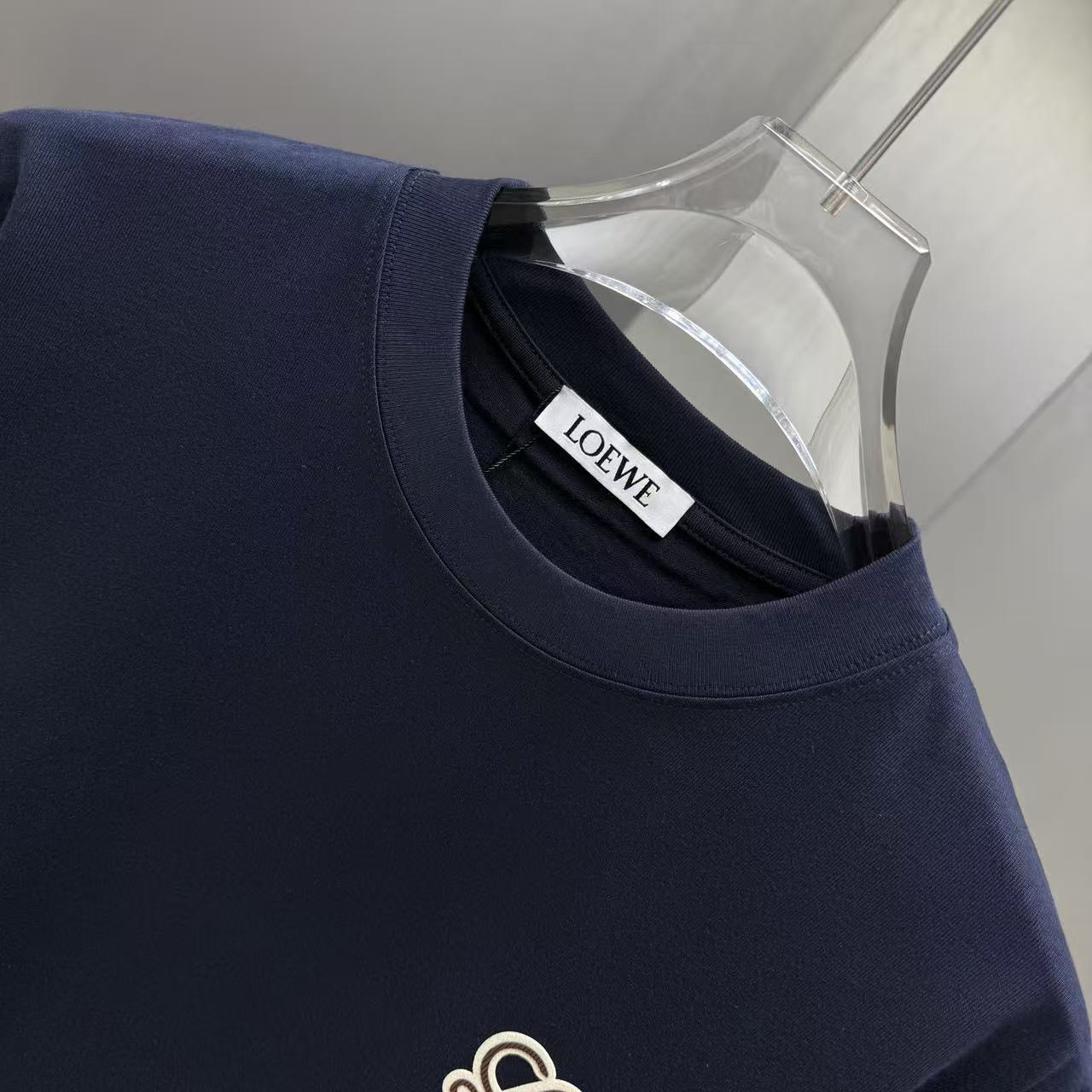 <p>LOEWE 短袖T恤(深藍)</p>