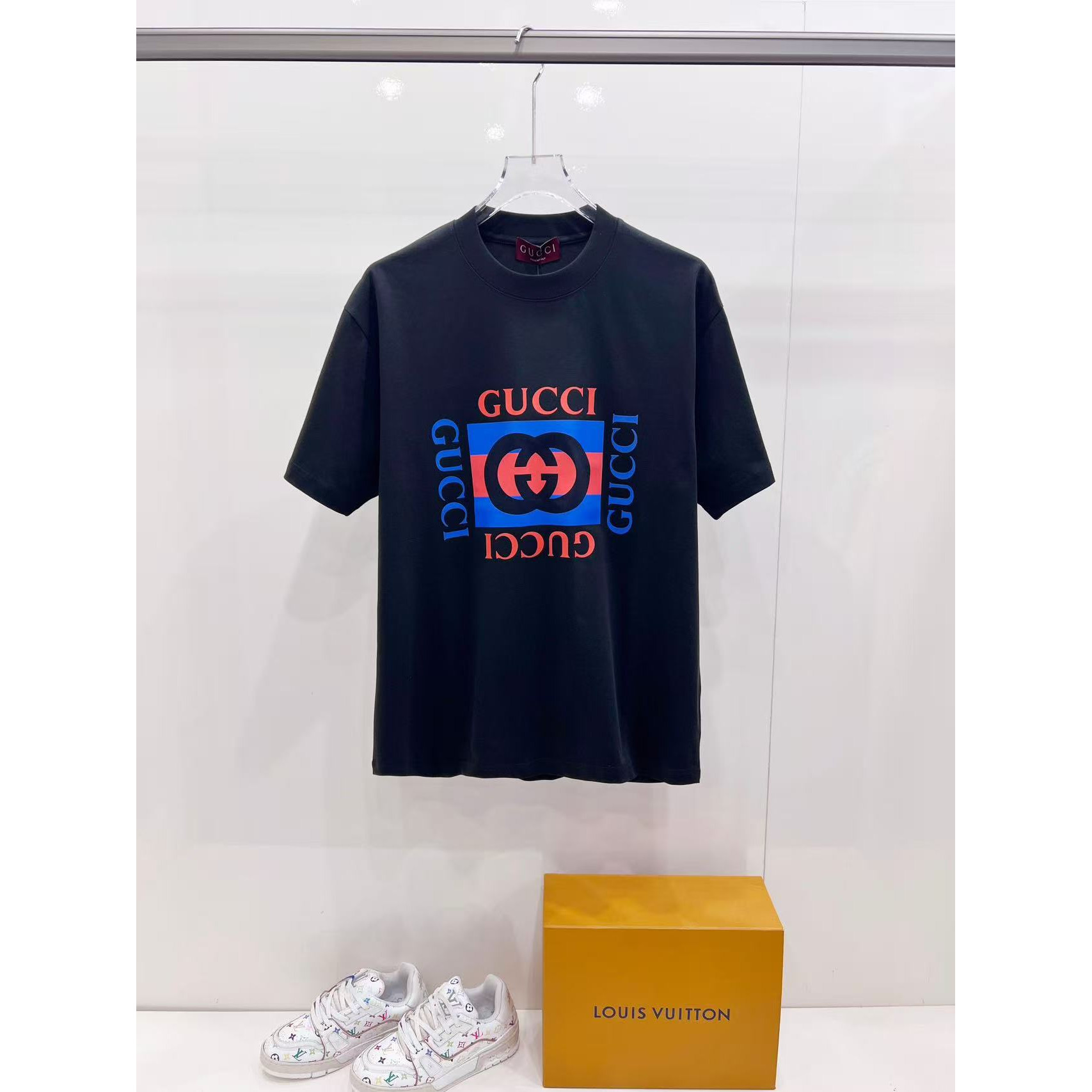 <p>GUCCI 短袖圆领T恤(黑)</p>
