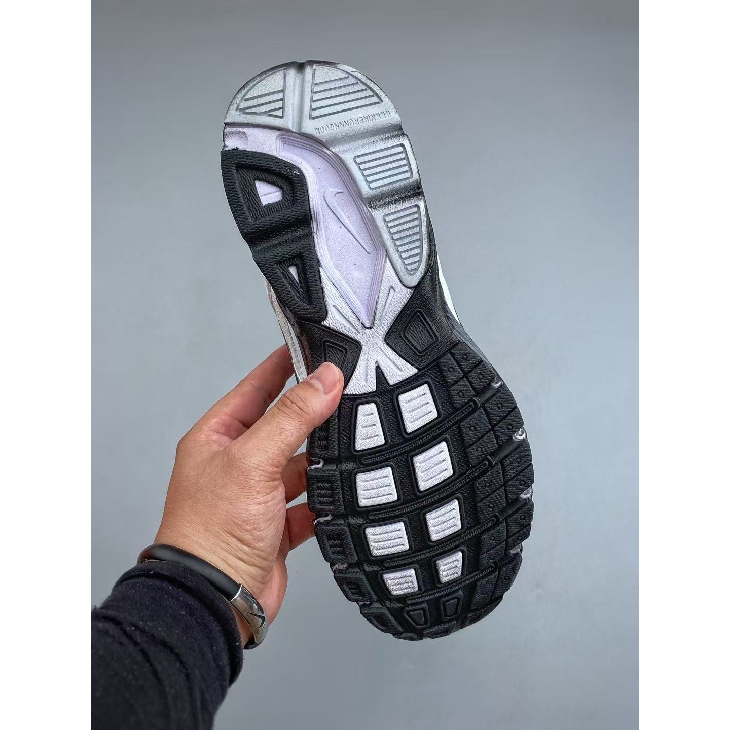 <p>NIKE INITIATOR 舒适老爹鞋 (白)</p>
