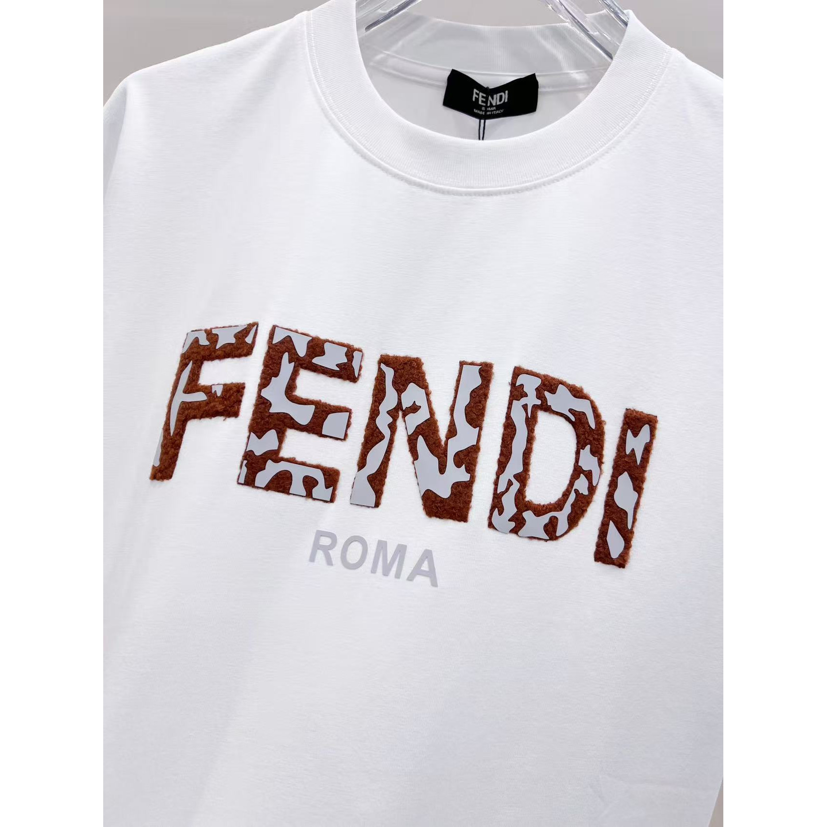 <p>FENDI 圓領短袖T恤(白)</p>