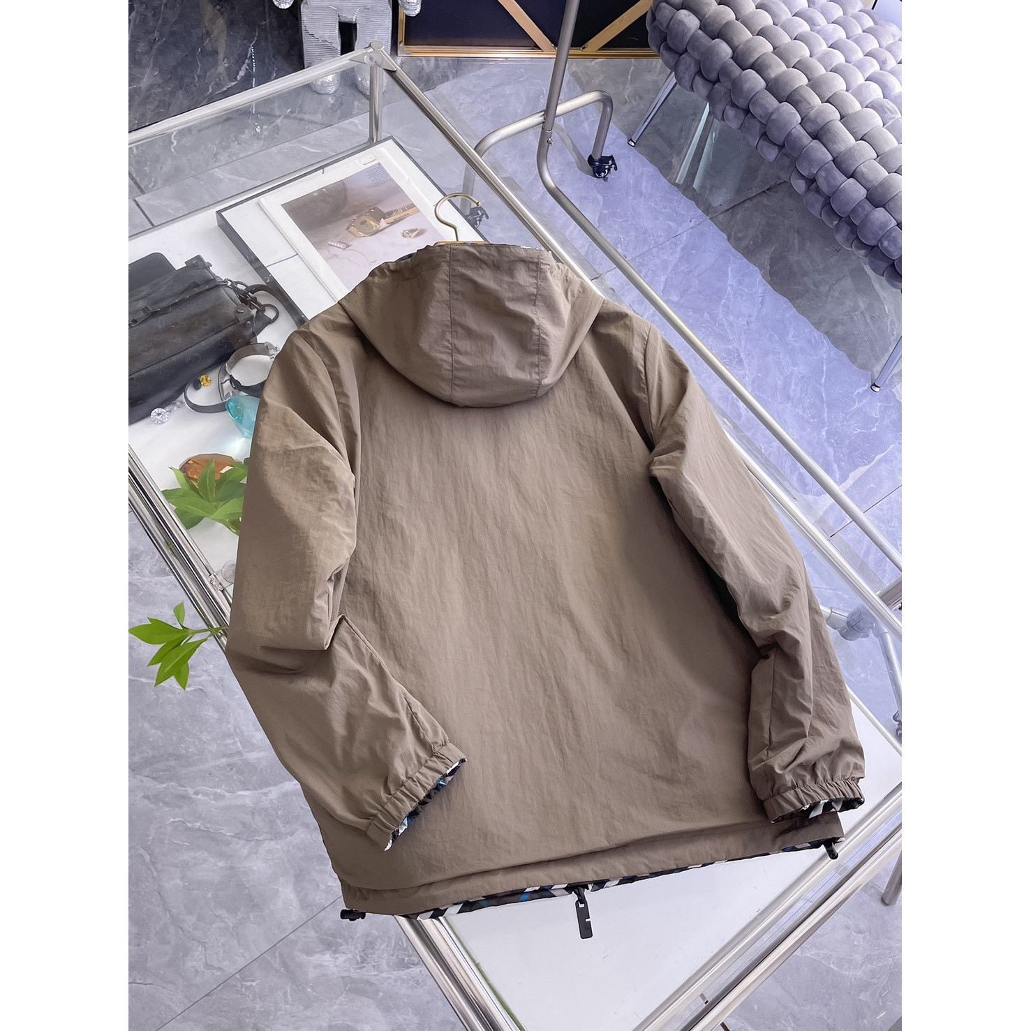 <p>BURBERRY 男士夹克外套(雙面穿)</p>

<p>&nbsp;</p>