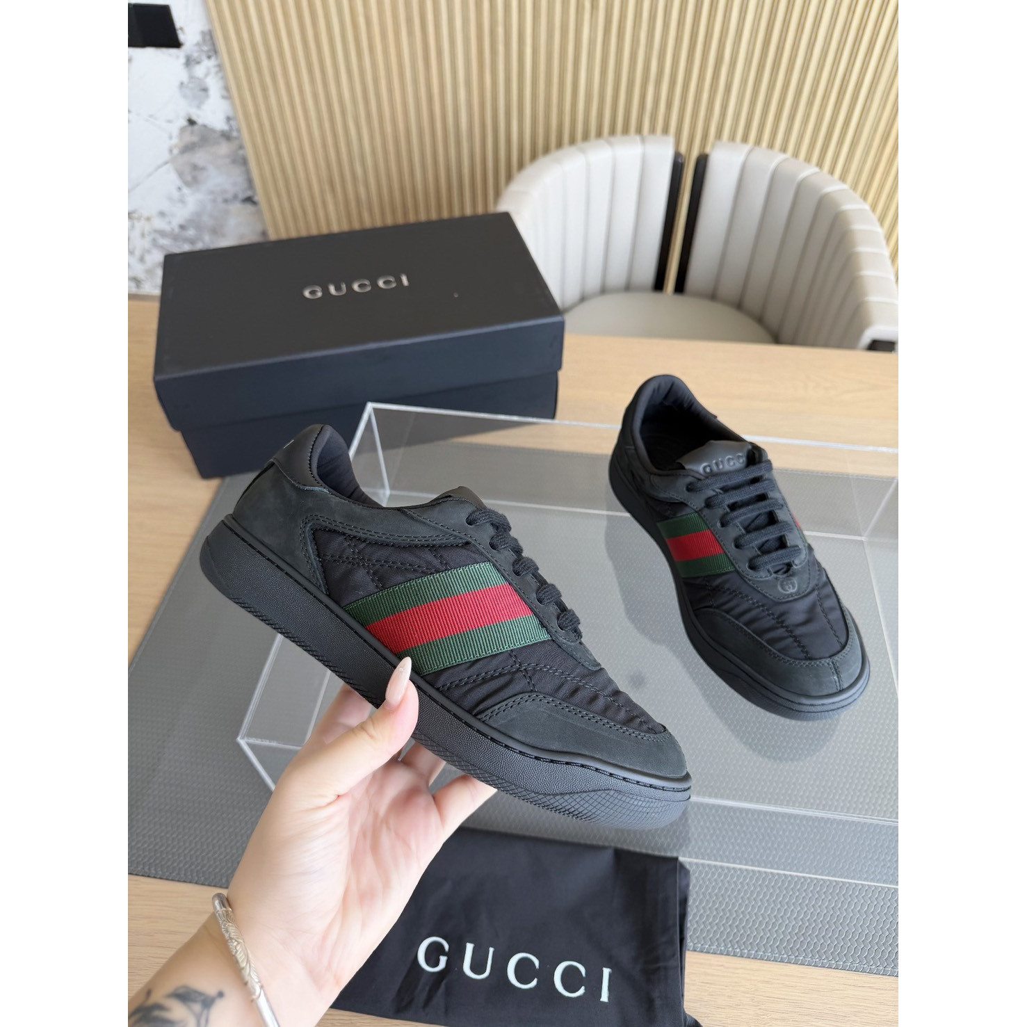 <p>GUCCI 休閒鞋(黑)</p>