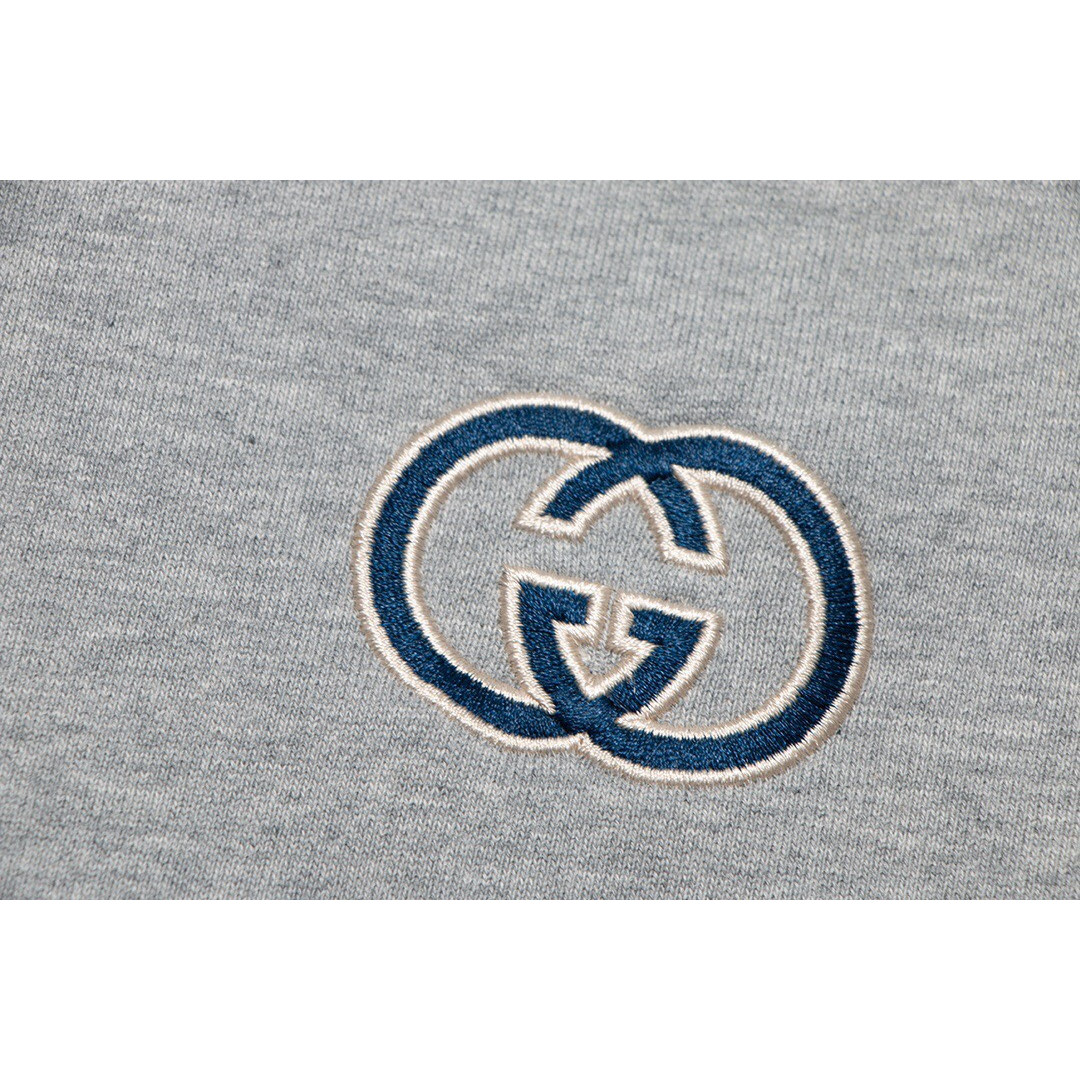 <p>Gucci&nbsp; logo绣花连帽卫衣(灰)</p>