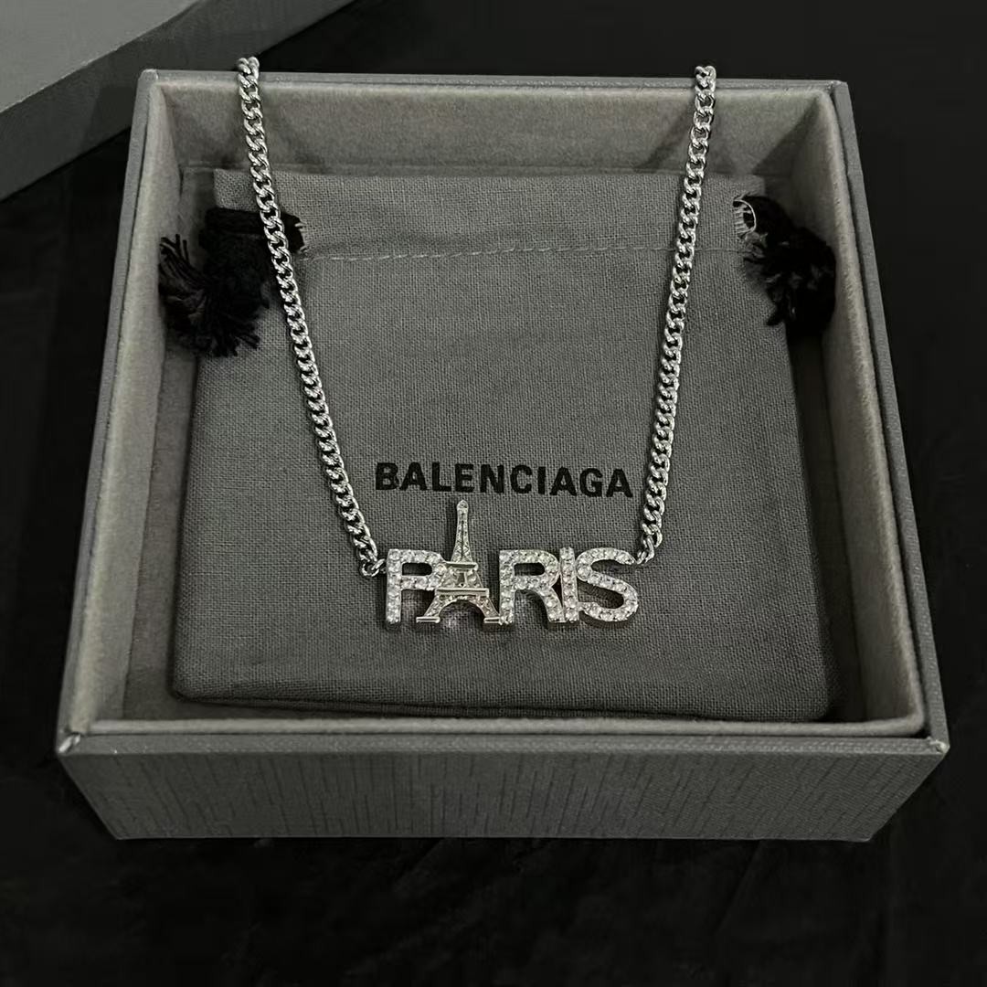 <p>Balenciaga 复古项链</p>