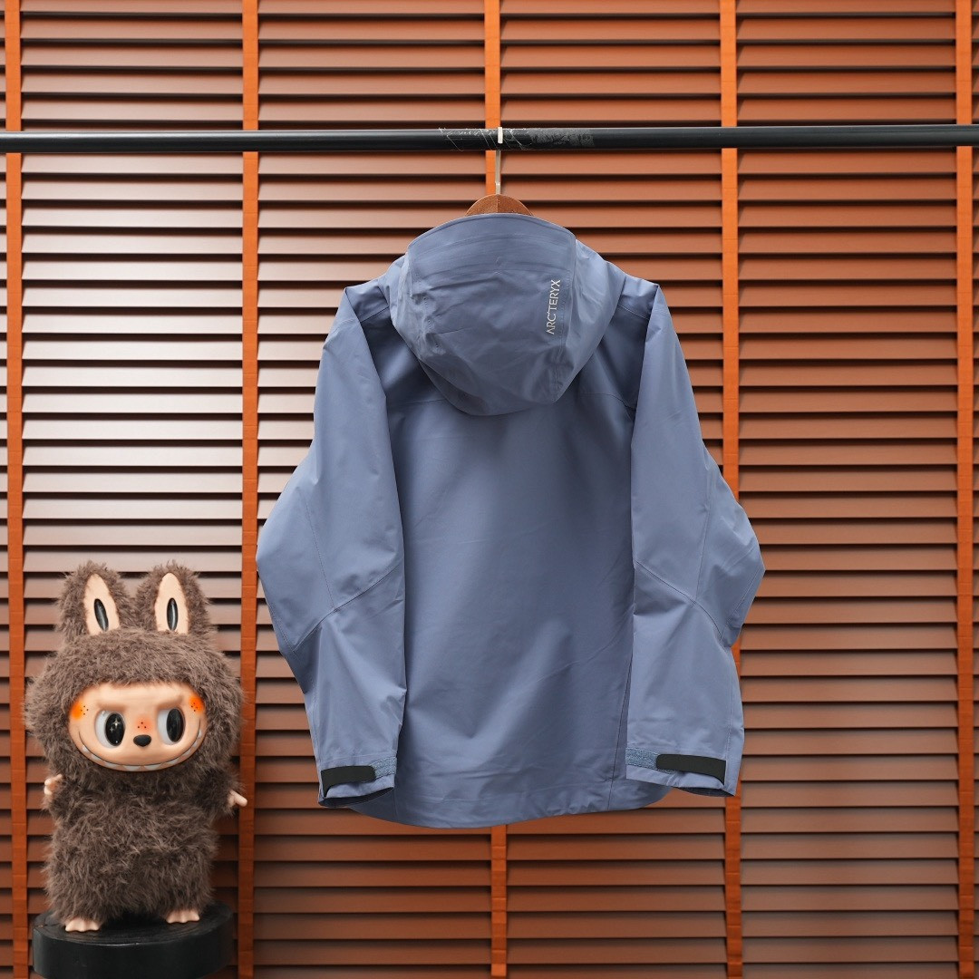 <p>ARC'TERYX &nbsp;BETA SV JACKET 增强防水防风连帽硬壳外套(层云蓝)&nbsp;</p>