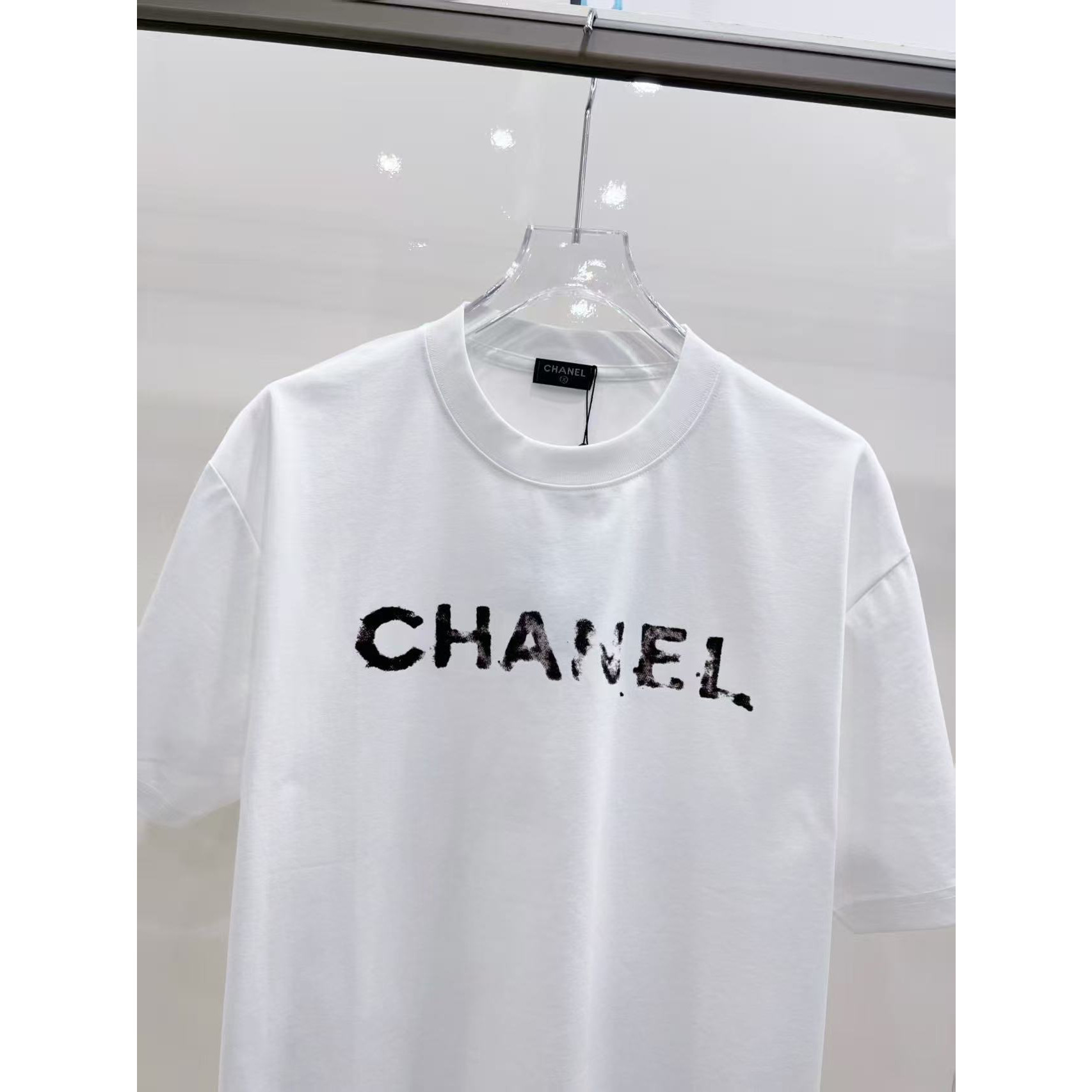 <p>CHANEL 短袖圆领T恤(白)</p>