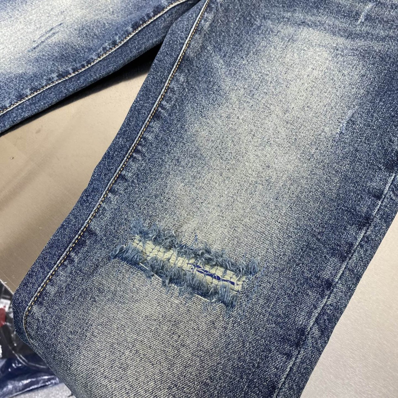 <p>DSQUARED2 丹宁水洗牛仔裤(868-6)</p>