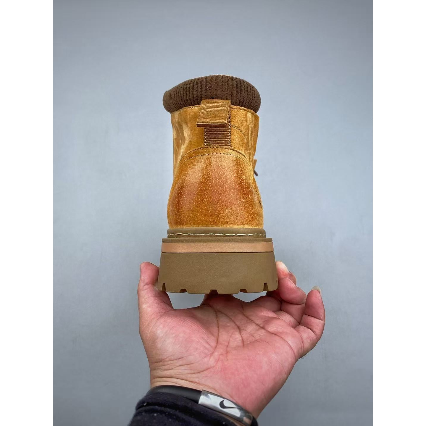 <p>Timberland 经典户外休闲大黄靴系列(黃)</p>