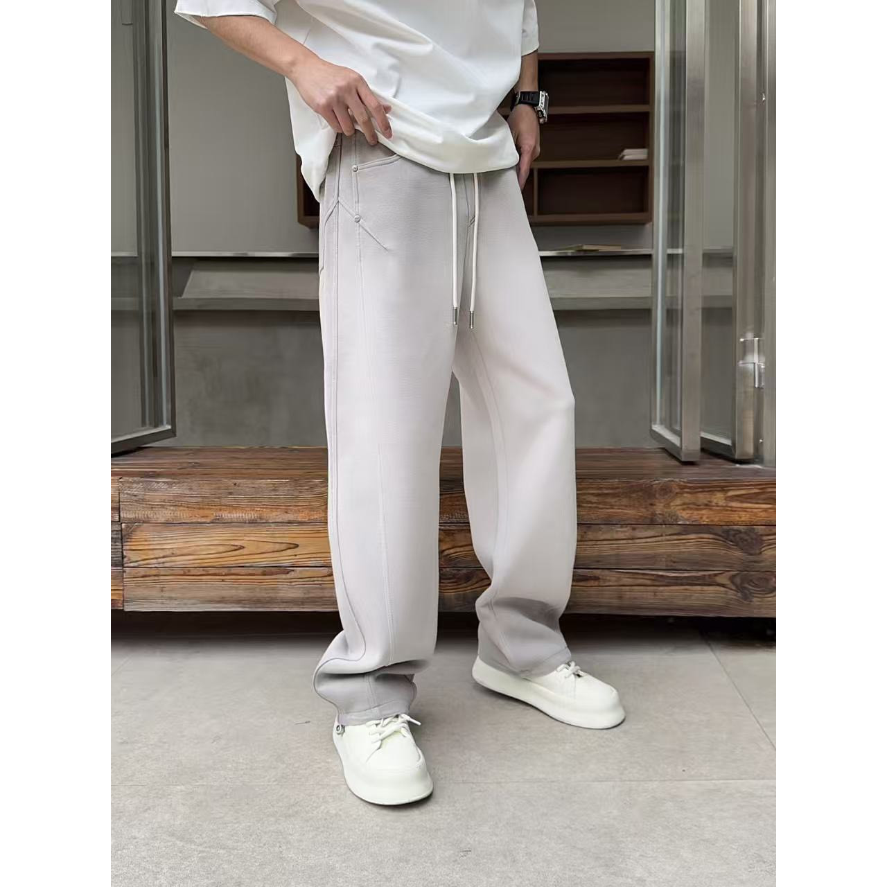 <p>Balenciaga 休闲长裤</p>