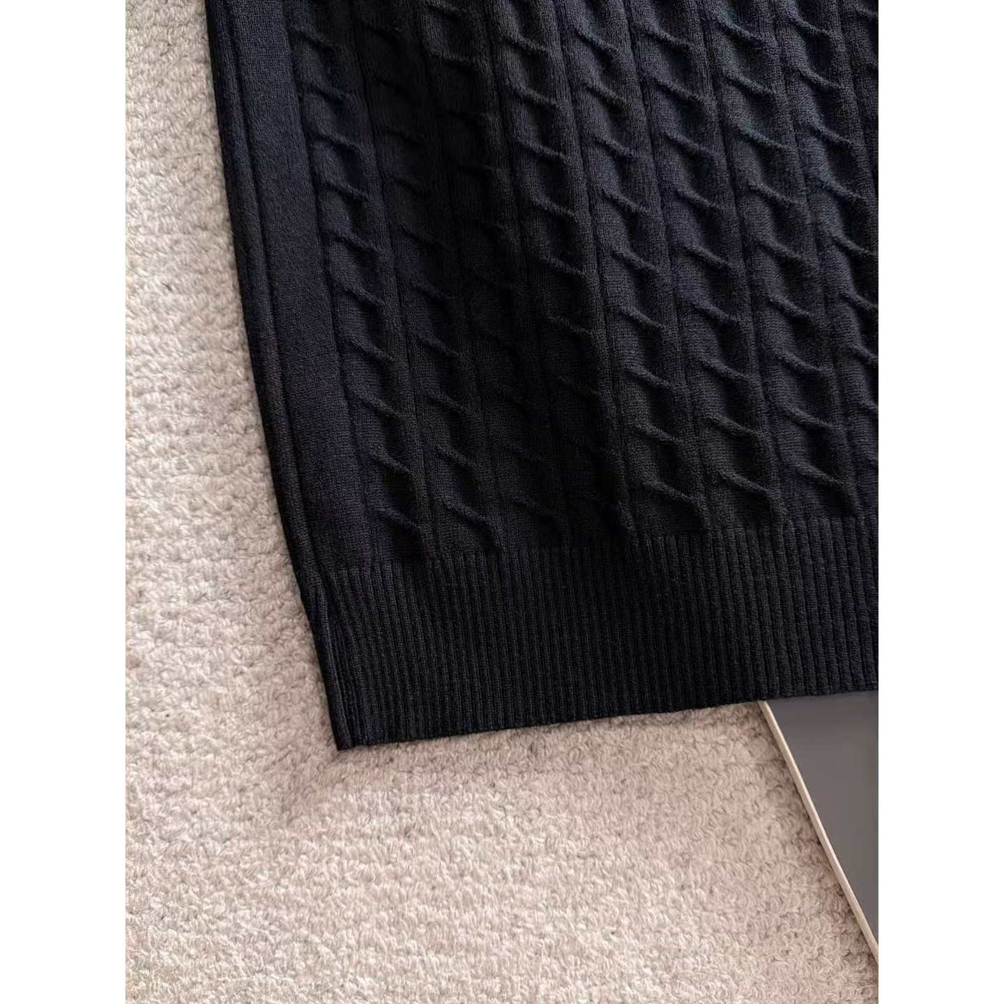 <p>GUCCI&nbsp;秋冬官网最新毛衣(黑)</p>