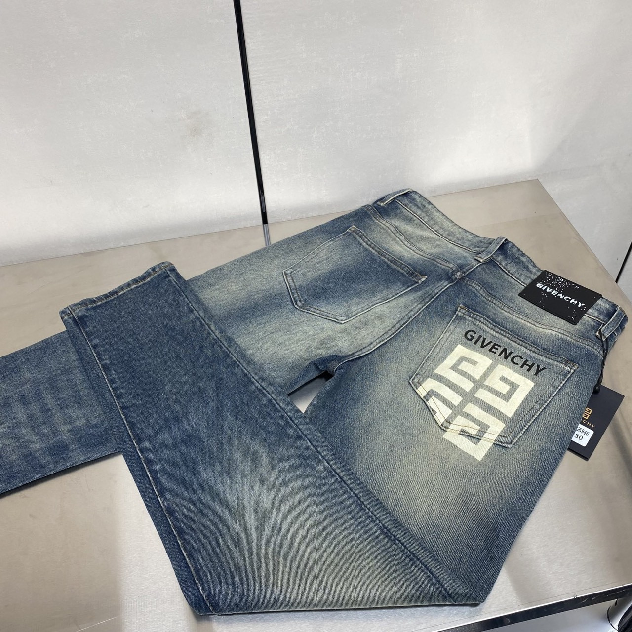<p>GIVENCHY 丹宁水洗牛仔裤(6946)</p>