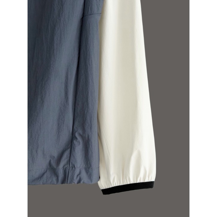 <p>On Weather Jacket Insulated 輕量外套</p>