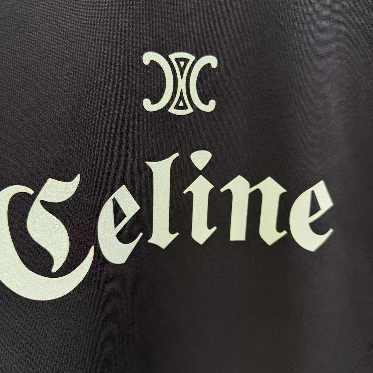 <p>CELINE 短袖T恤(棕)</p>