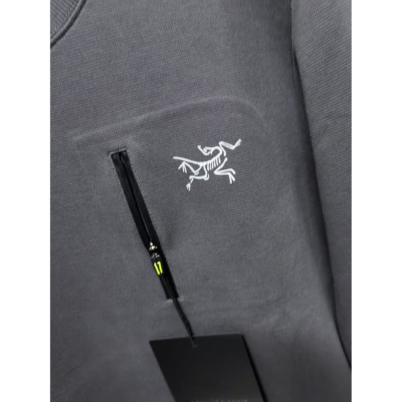 <p>Arc'teryx 新款卫衣(深灰)</p>