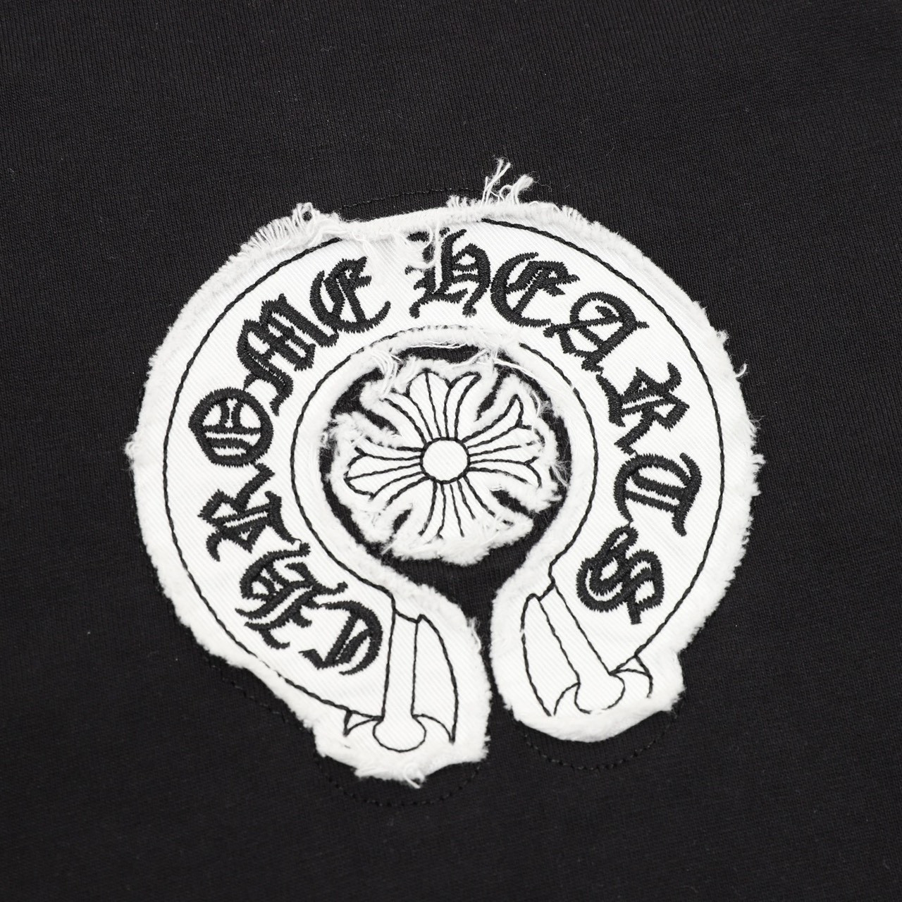 <p>Chrome Hearts 梵文十字架印花短袖(黑)</p>
