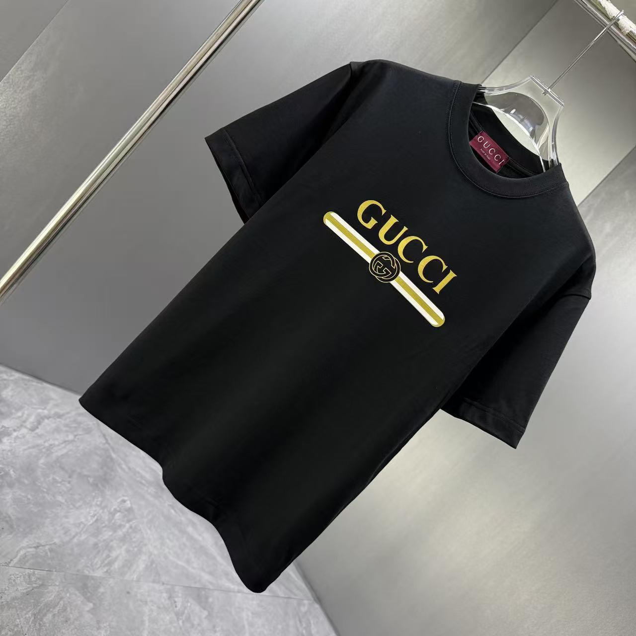 <p>GUCCI 短袖T恤(黑)</p>