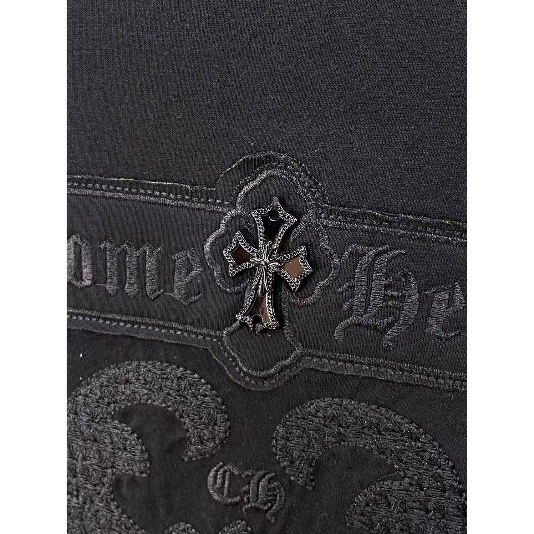 <p>CHROME HEARTS 专柜新款短袖T恤(黑)</p>