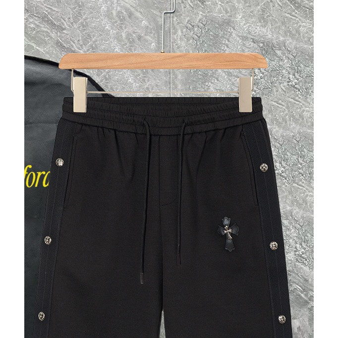 <p>CHROME HEARTS&nbsp;<span style="font-size:13px">休闲短裤(黑)</span></p>