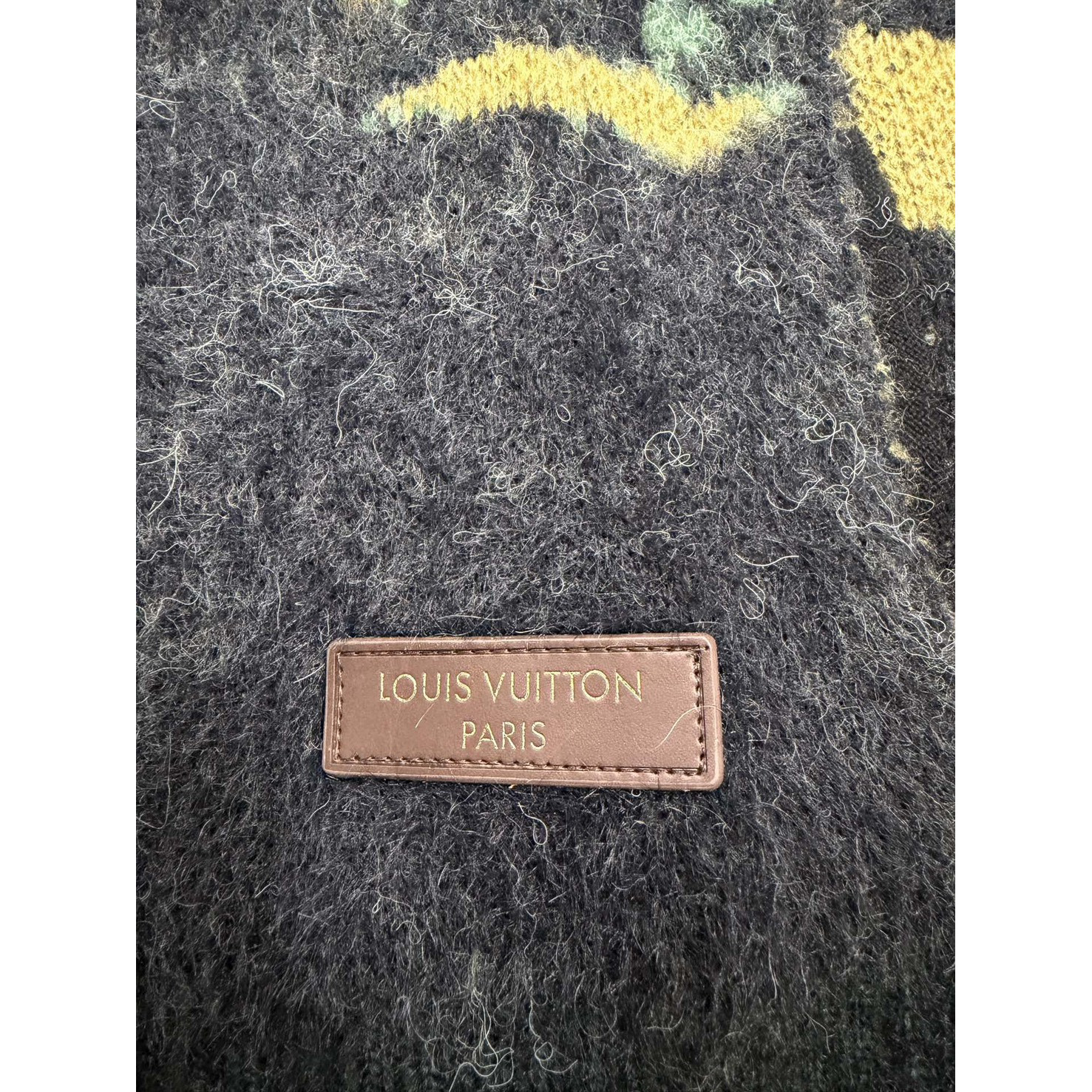 <p>LV 樽领风景印花拉链侧袋长袖毛衣&nbsp;</p>
