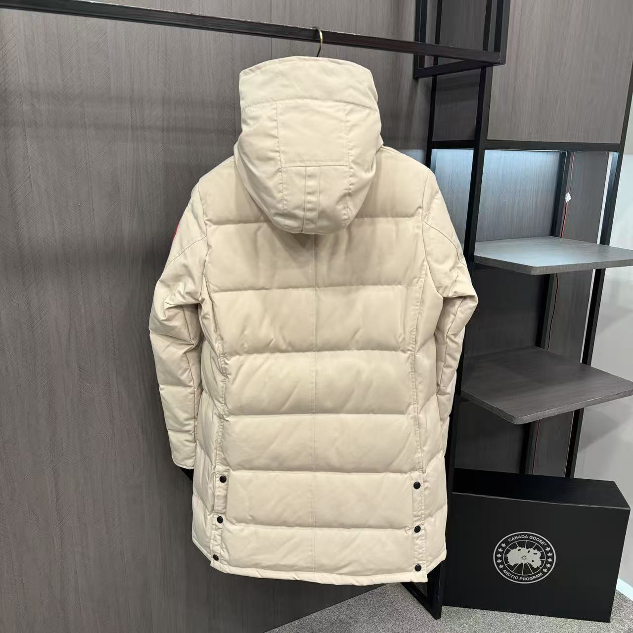 <p>Canada Goose Shelburn*派克大衣羽绒服(卡其)</p>