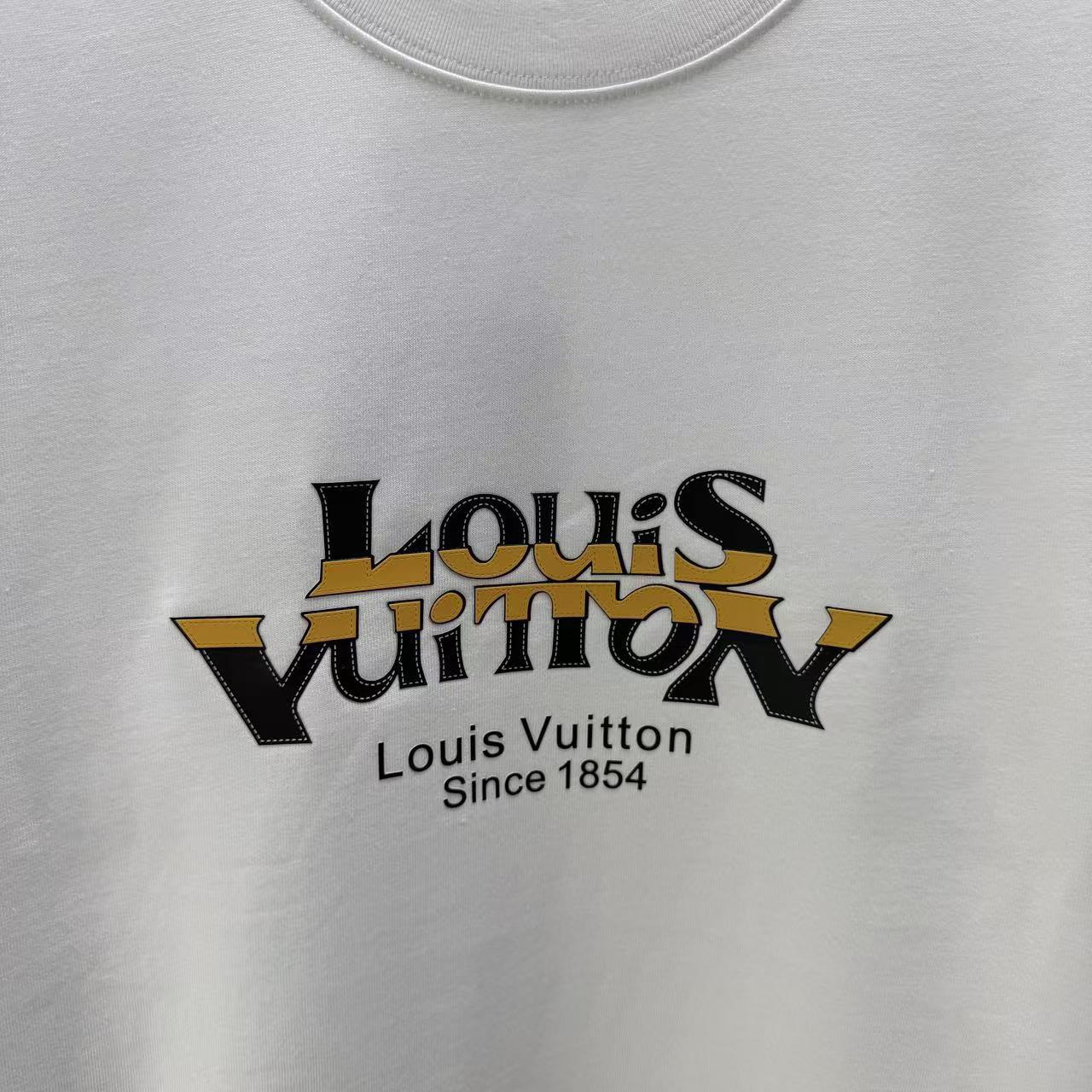 <p>LV 短袖T恤 (厚板)(白)</p>