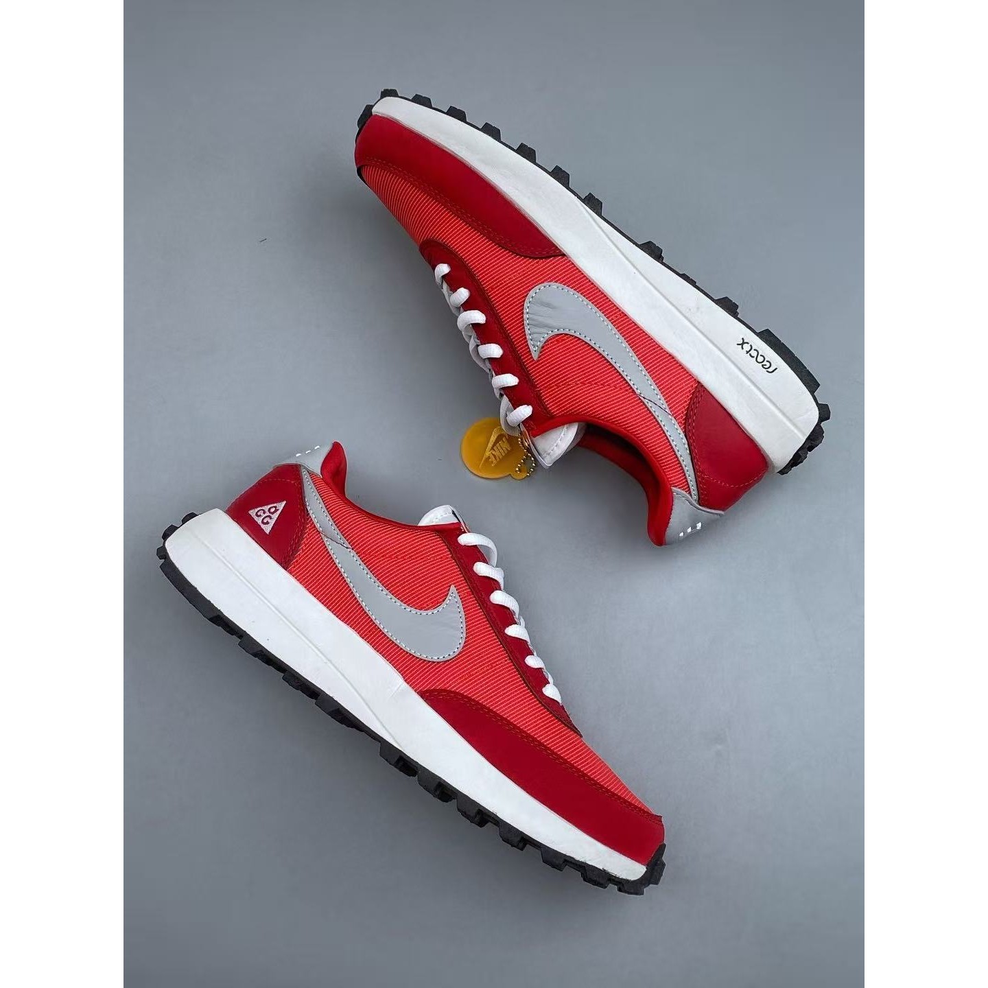 <p>Nike ACG LDV 越野跑鞋(紅)</p>