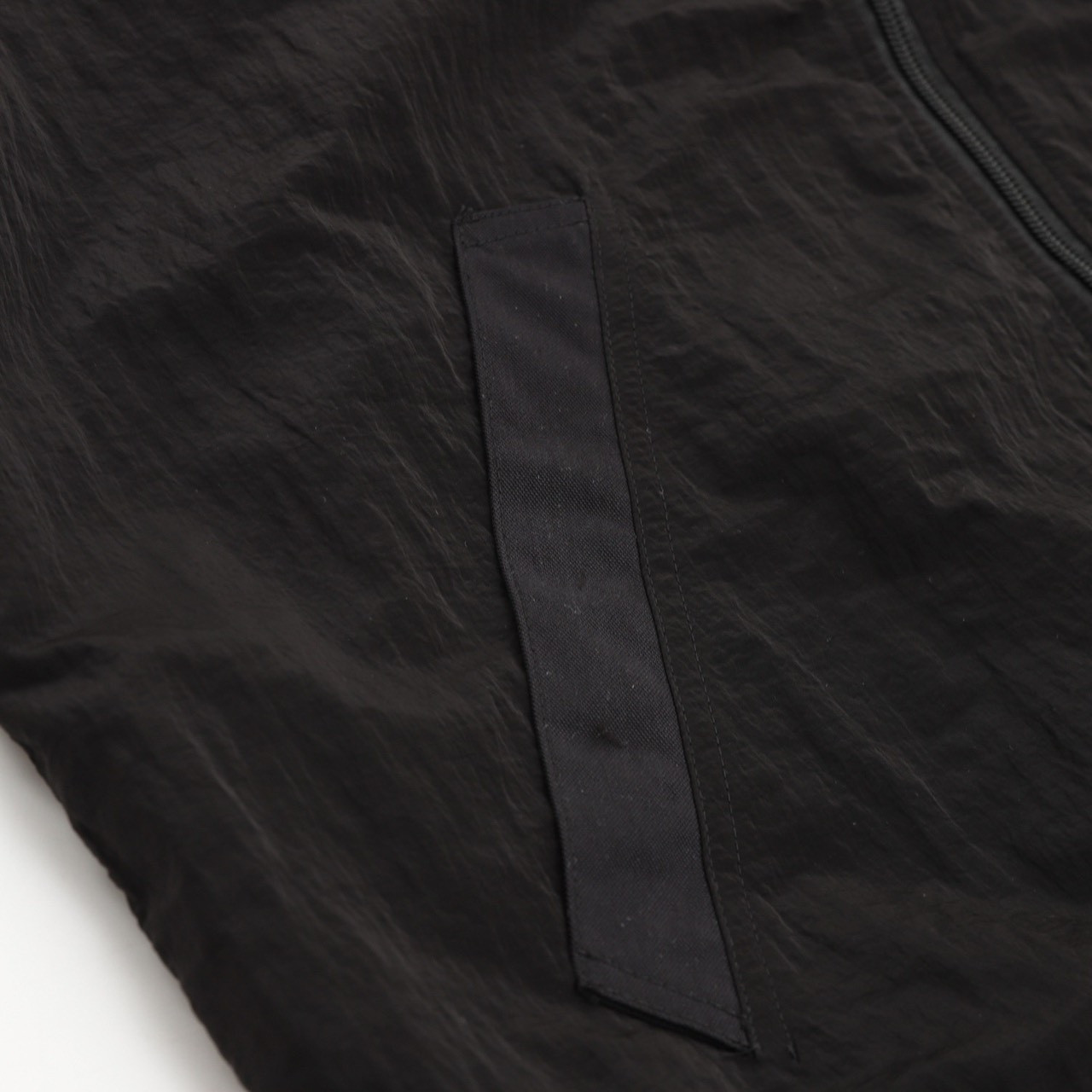 <p>Stone Island&nbsp; Nylon Meta 系列金属尼龙外套(黑)</p>