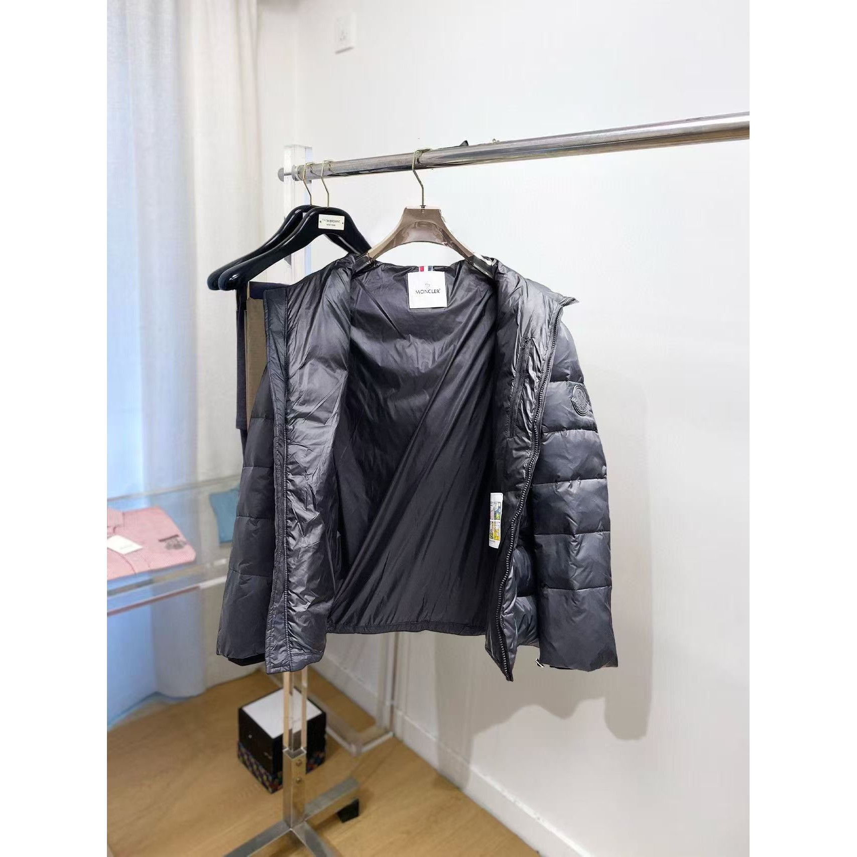 <p>MONCLER 秋冬新款羽绒服(藏青)</p>