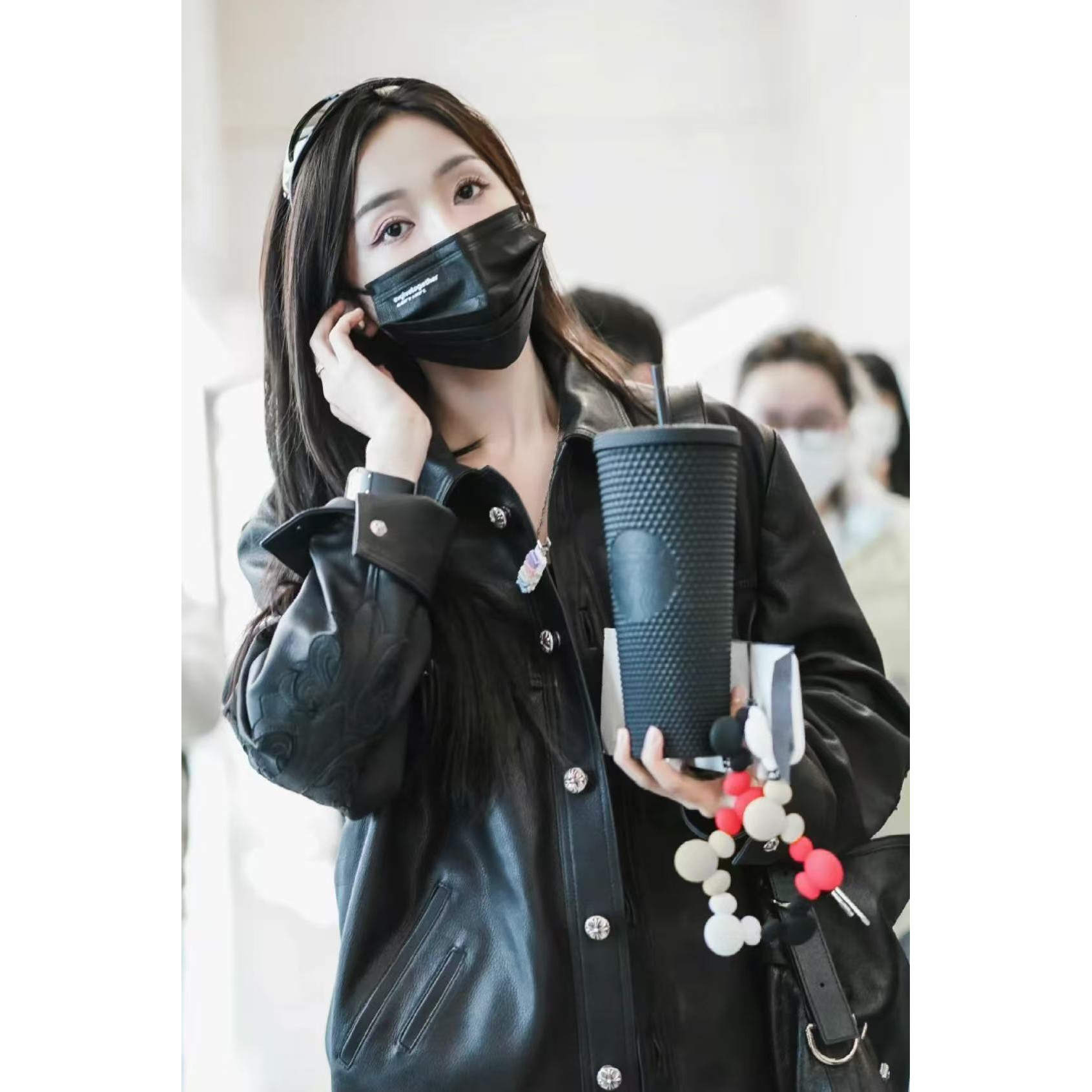 <p>Chrome Hearts 手臂大刺绣皮衣(黑)</p>