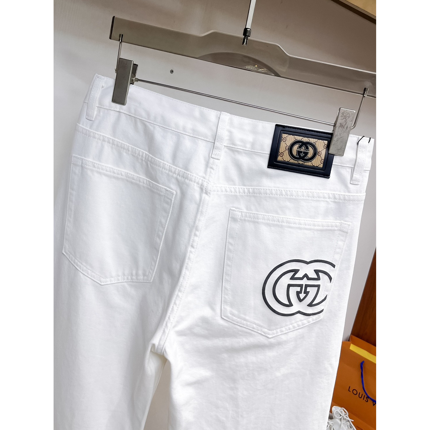 <p>GUCCI&nbsp;牛仔裤(白)</p>
