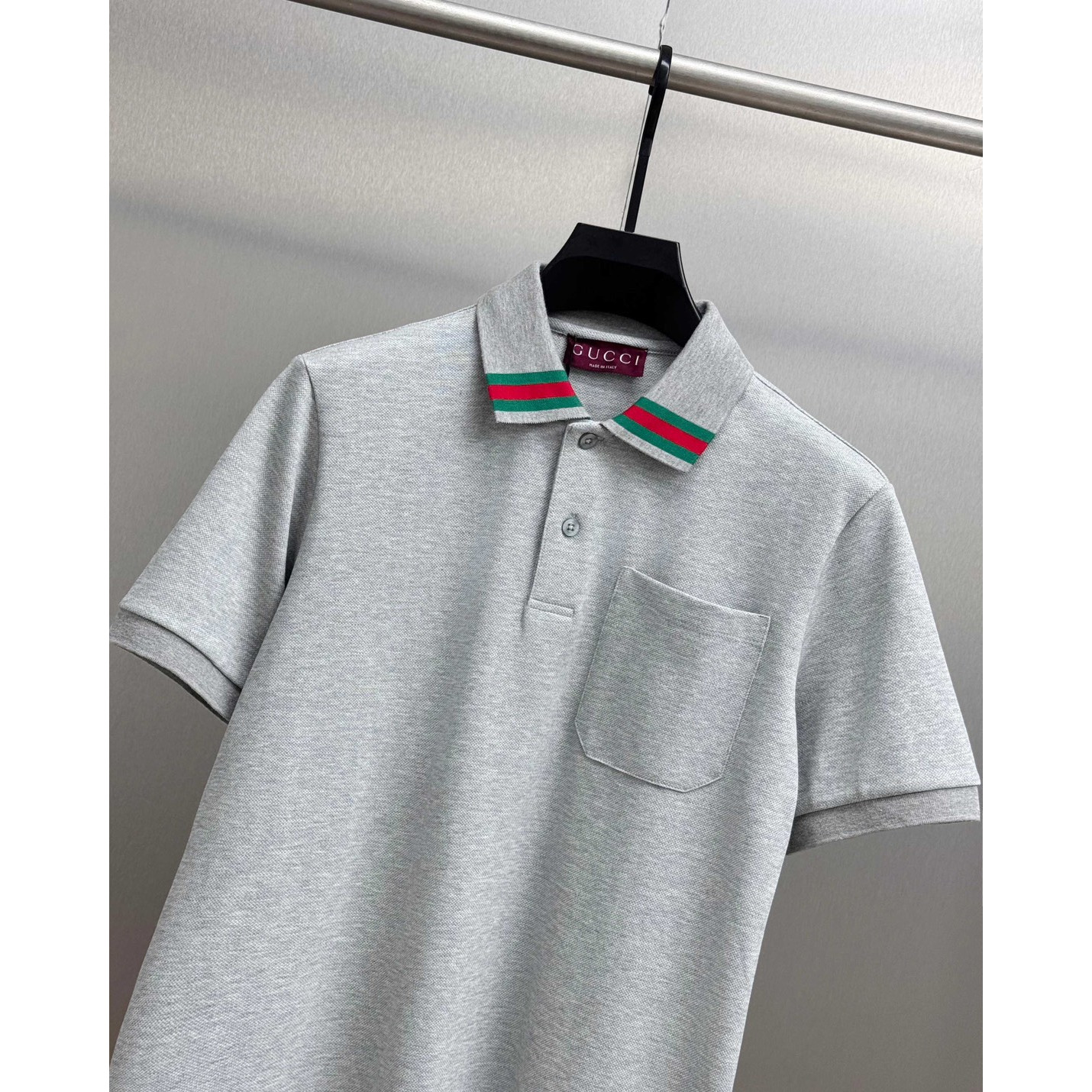 <p>GUCCI 短袖翻领polo衫(灰)</p>