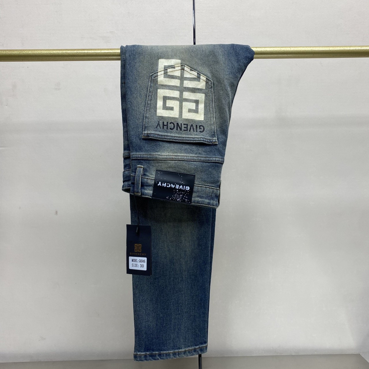 <p>GIVENCHY 丹宁水洗牛仔裤(6946)</p>