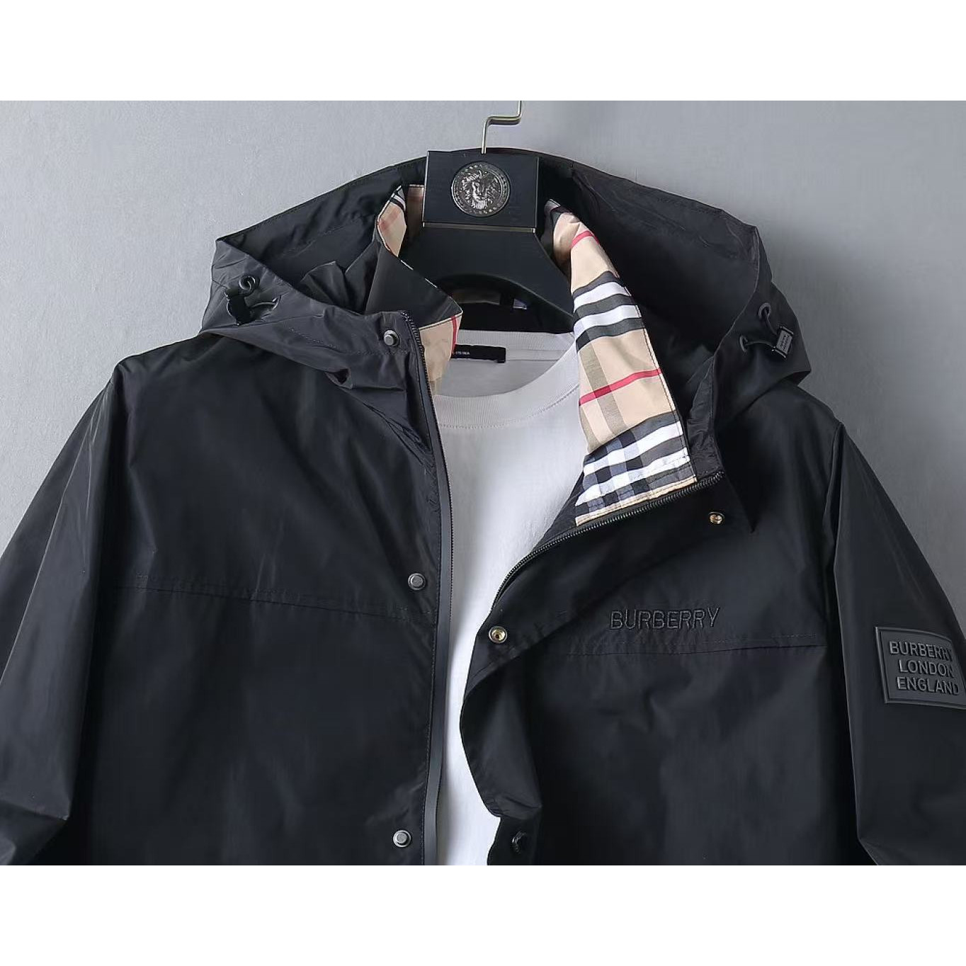 <p>BURBERRY 男士夹克外套(800823)</p>