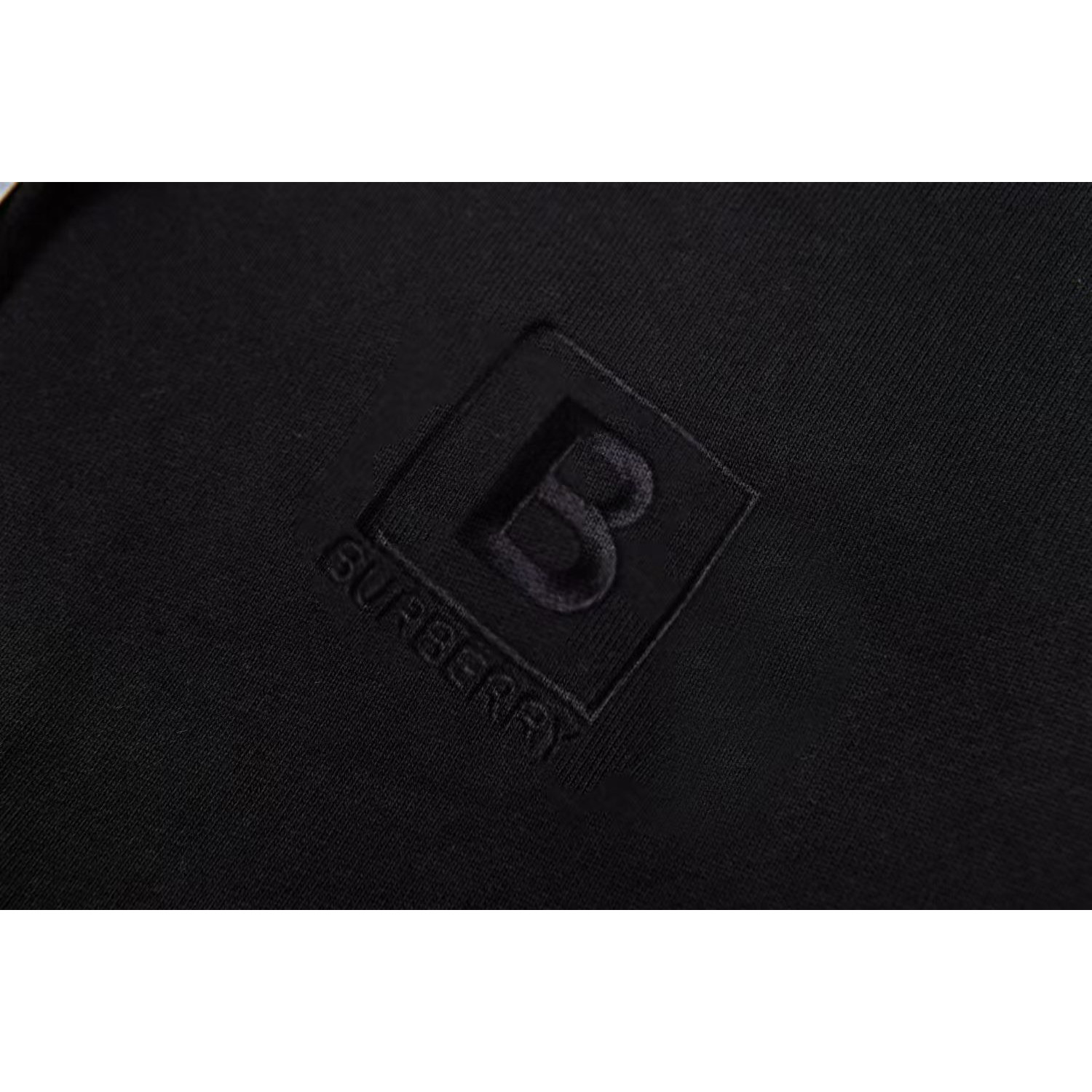 <p>Burberry B字母logo绣花连帽开衫卫衣(黑)</p>