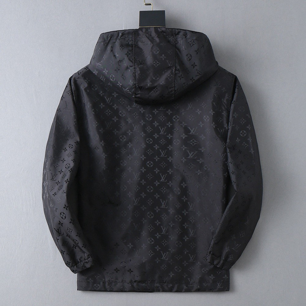 <p>LV 新款男士夹克外套</p>