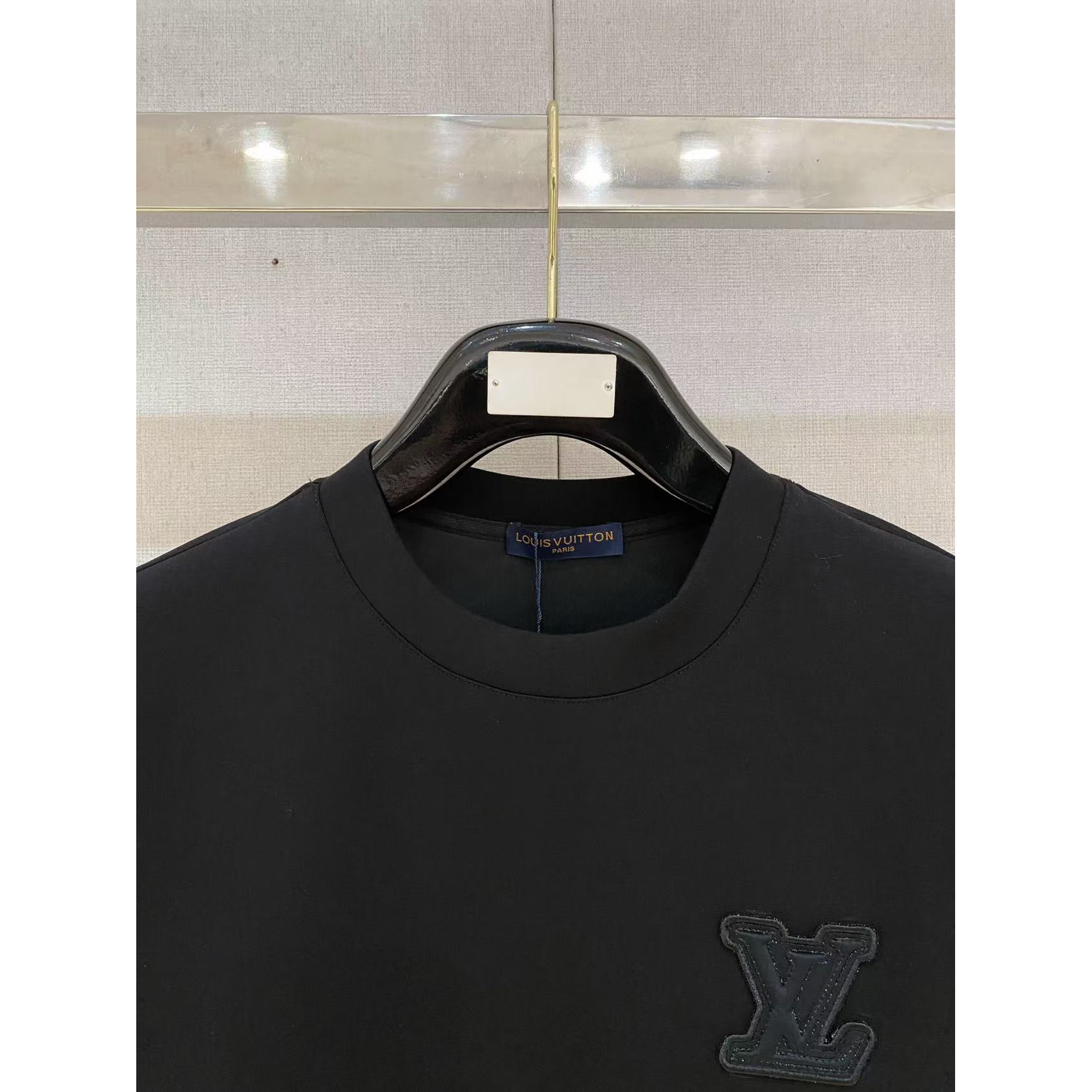 <p>LV&nbsp;太空棉卫衣(黑)</p>