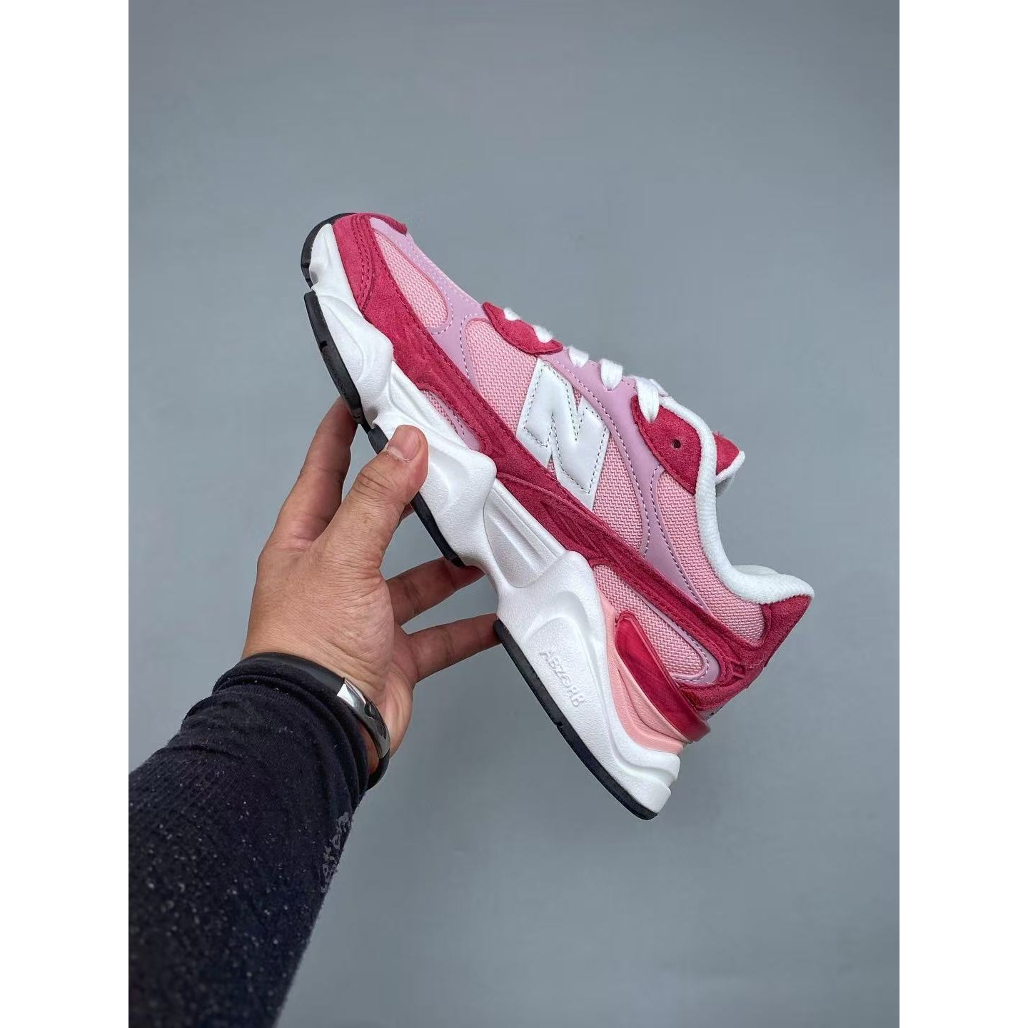 <p>New Balance NB9060 休闲鞋 (紅)&nbsp;</p>