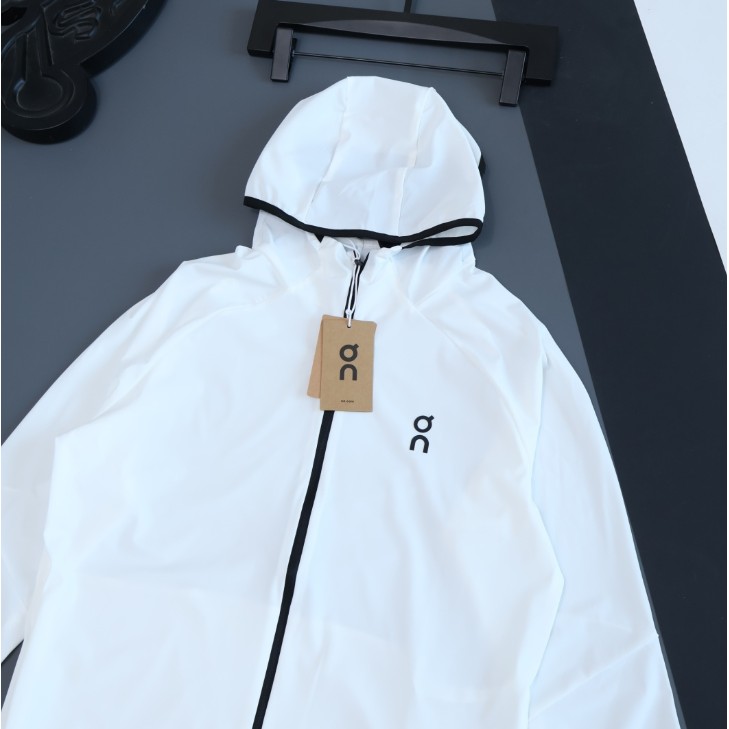 <p>On 昂跑 2026 輕量連帽防曬衣(白)</p>