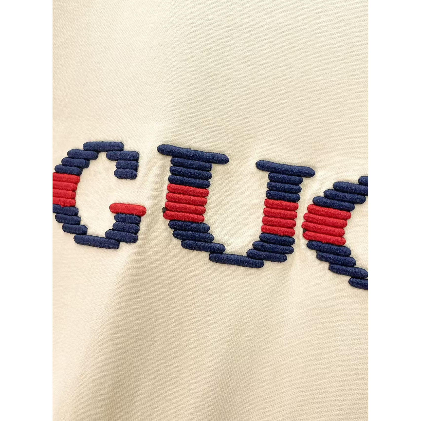 <p>GUCCI 专柜新款短袖T恤(卡其)</p>