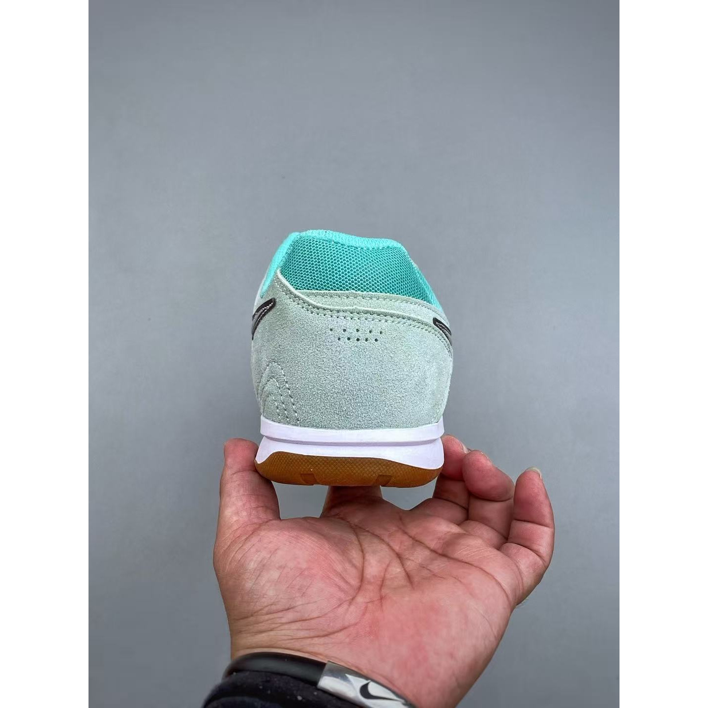 <p>NIKE GATO 低帮生活休闲鞋&nbsp;</p>