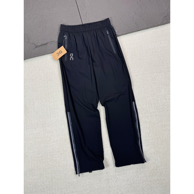 <p>On 昂跑 Track Pants 2 男款輕量透氣運動長褲(黑)</p>