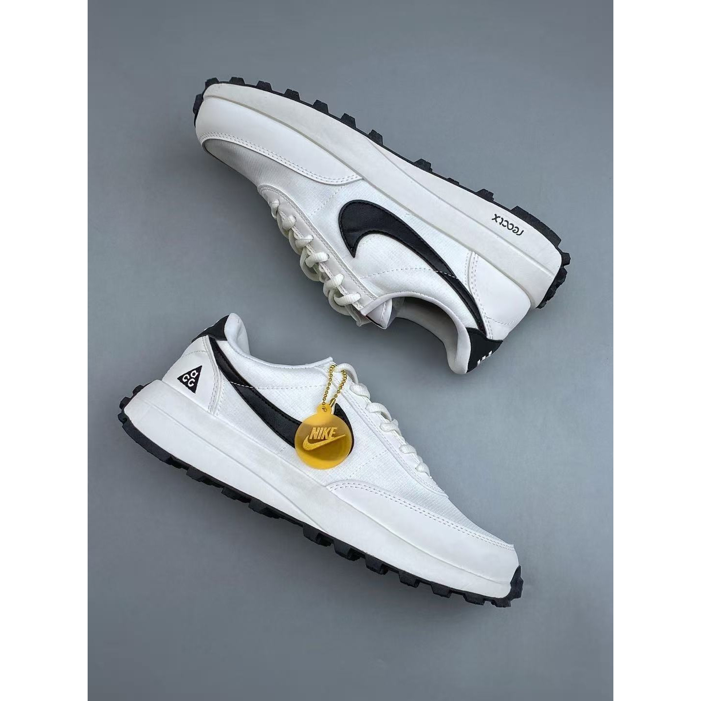 <p>Nike ACG LDV&nbsp; 越野跑鞋</p>