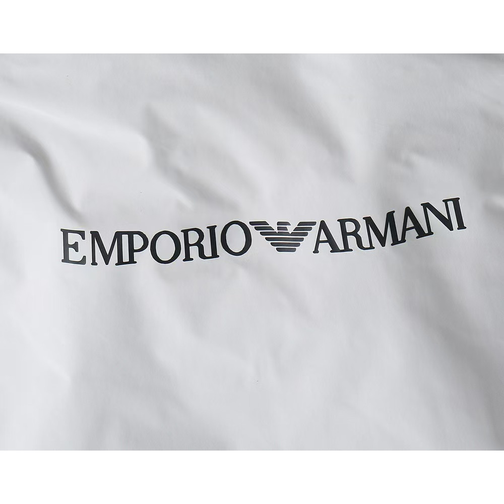 <p>Giorgio_Armani 男士夹克外套(白)</p>