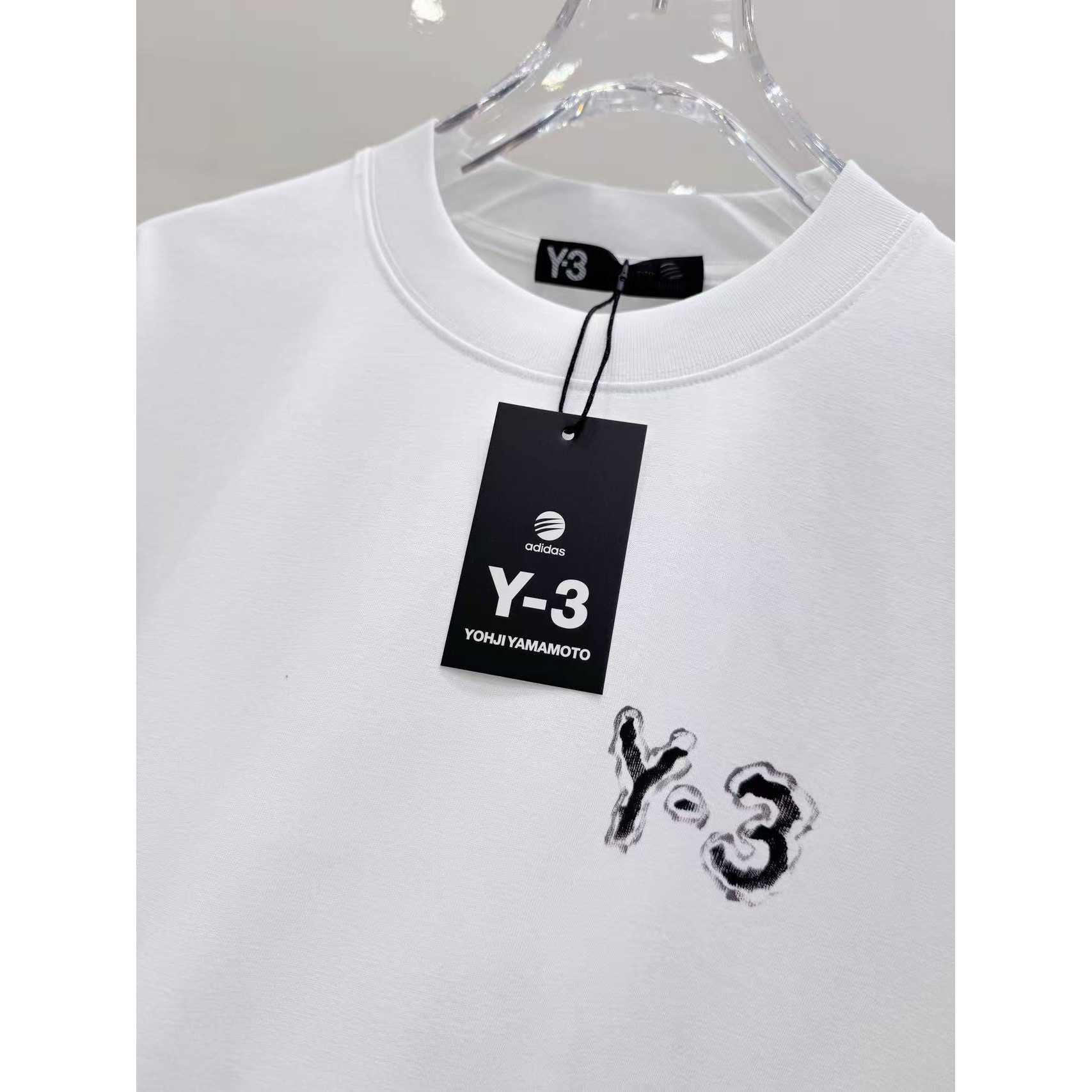 <p>&nbsp;Y-3 经典短袖(白)</p>