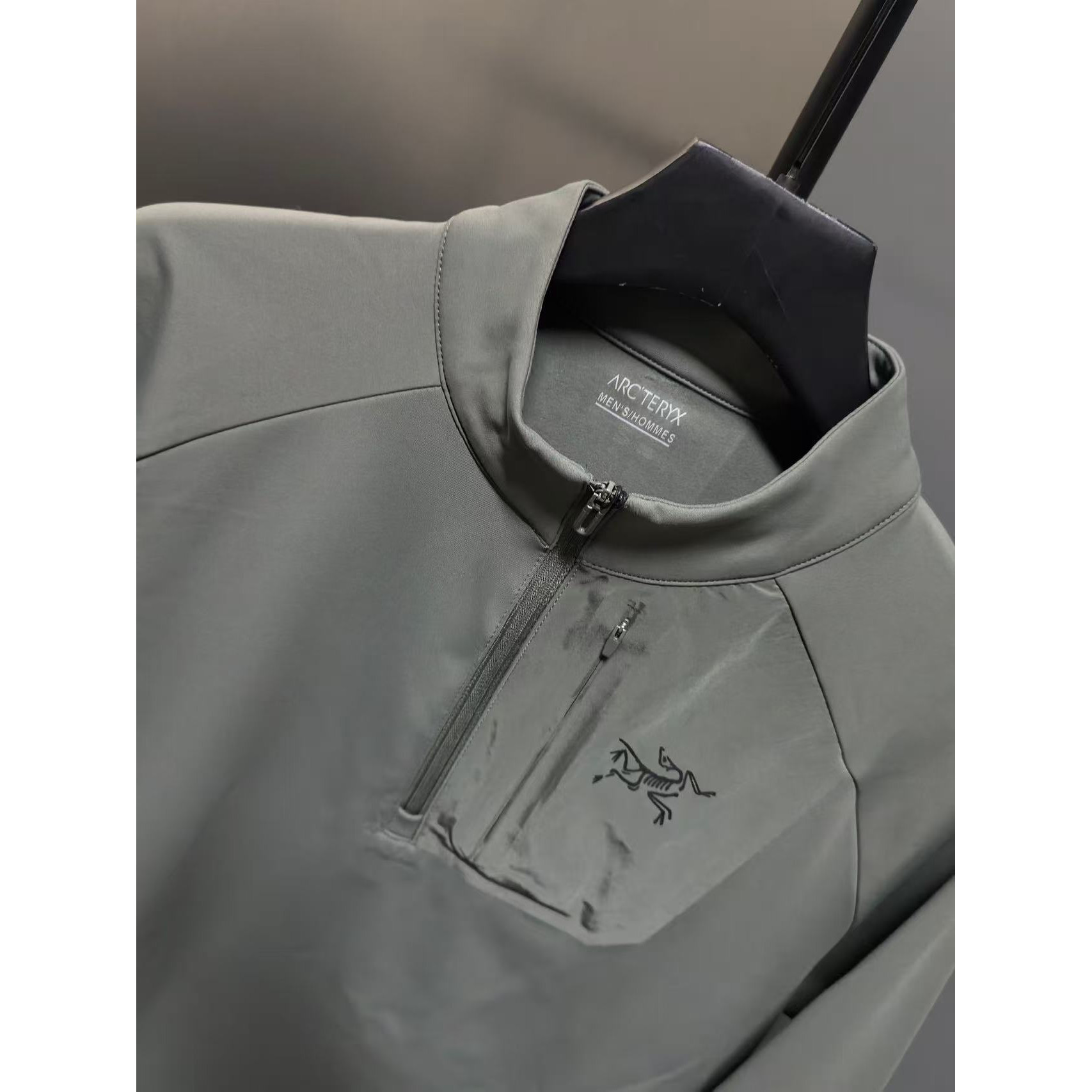 <p>Arc'teryx 半拉链口袋长袖打底(軍綠)</p>