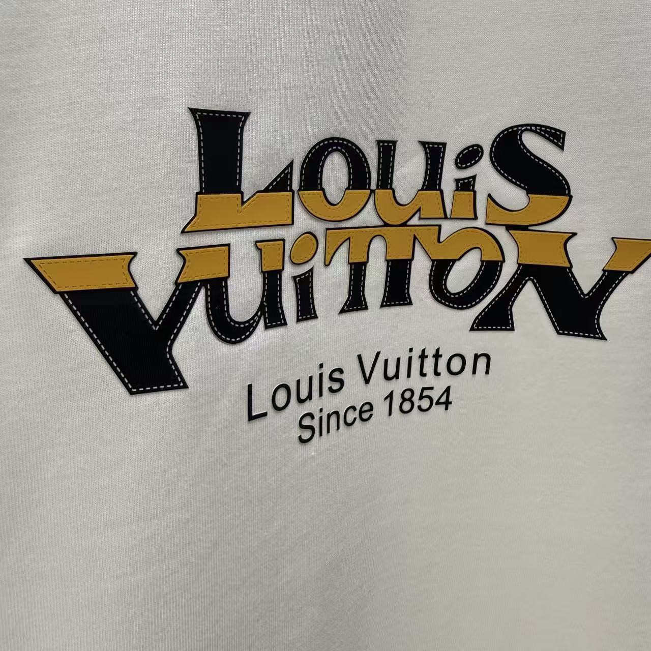 <p>LV 短袖T恤 (厚板)(白)</p>