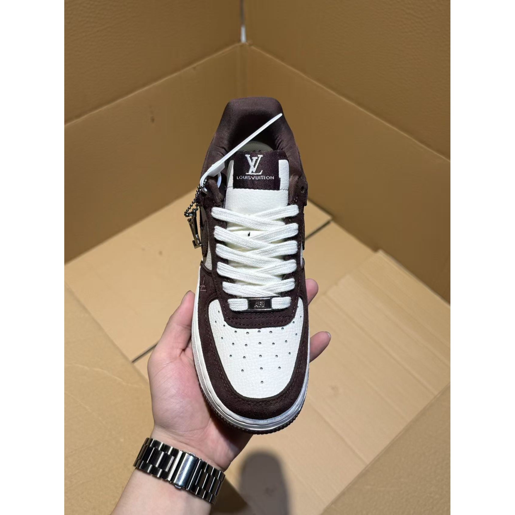 <p>Nike Air Force 1 '07空军一号 中帮百搭休闲运动板鞋</p>