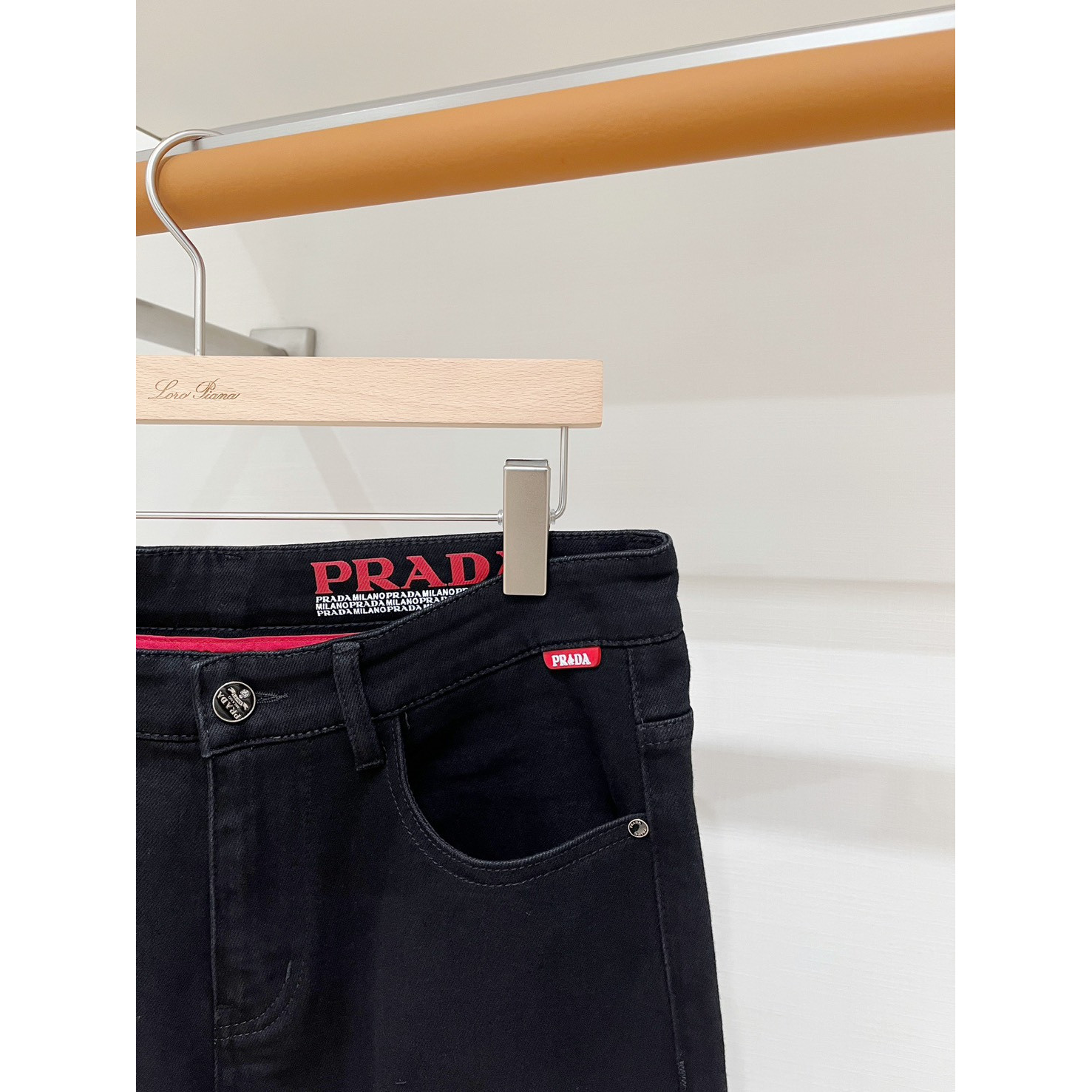<p>PRADA 新款牛仔裤</p>