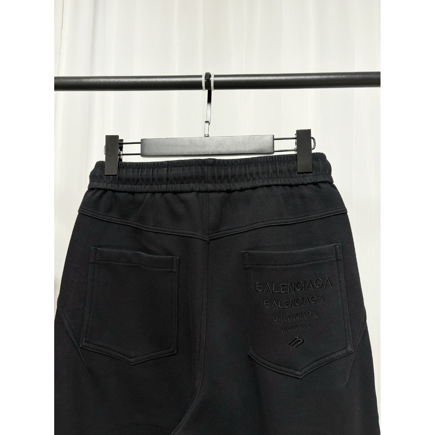 <p>Balenciaga 休闲长裤</p>